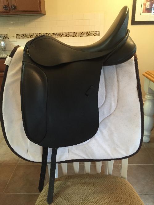 For Sale: Sommer Opus I Dressage Saddle at DressageStar.com